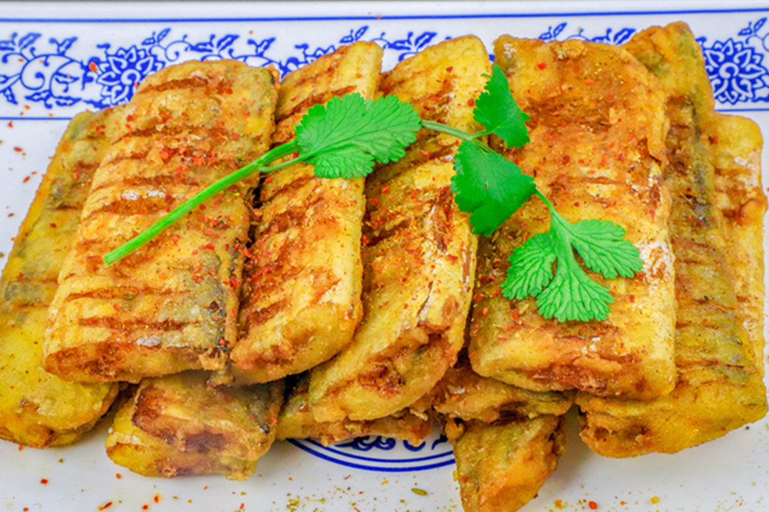 带鱼绿眼睛和黑眼睛有什么区别,买带鱼时红眼与黄眼有什么区别