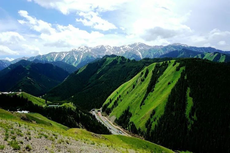 伊犁第一景果子沟,新疆伊犁风景之果子沟
