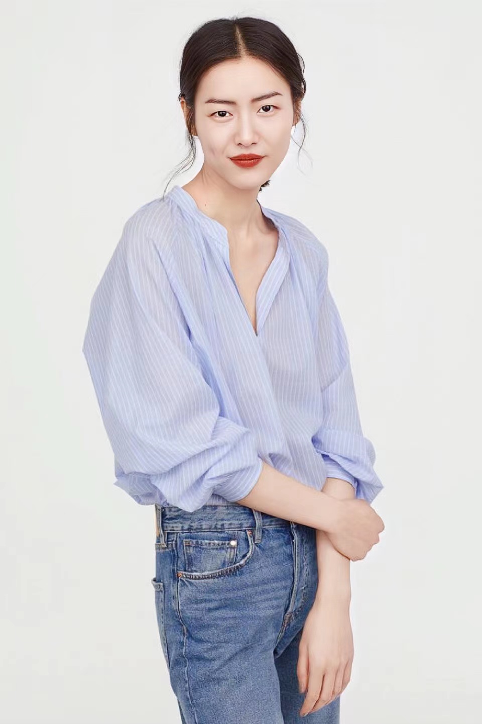 刘雯解约后需要赔偿多少钱,刘雯赔违约金