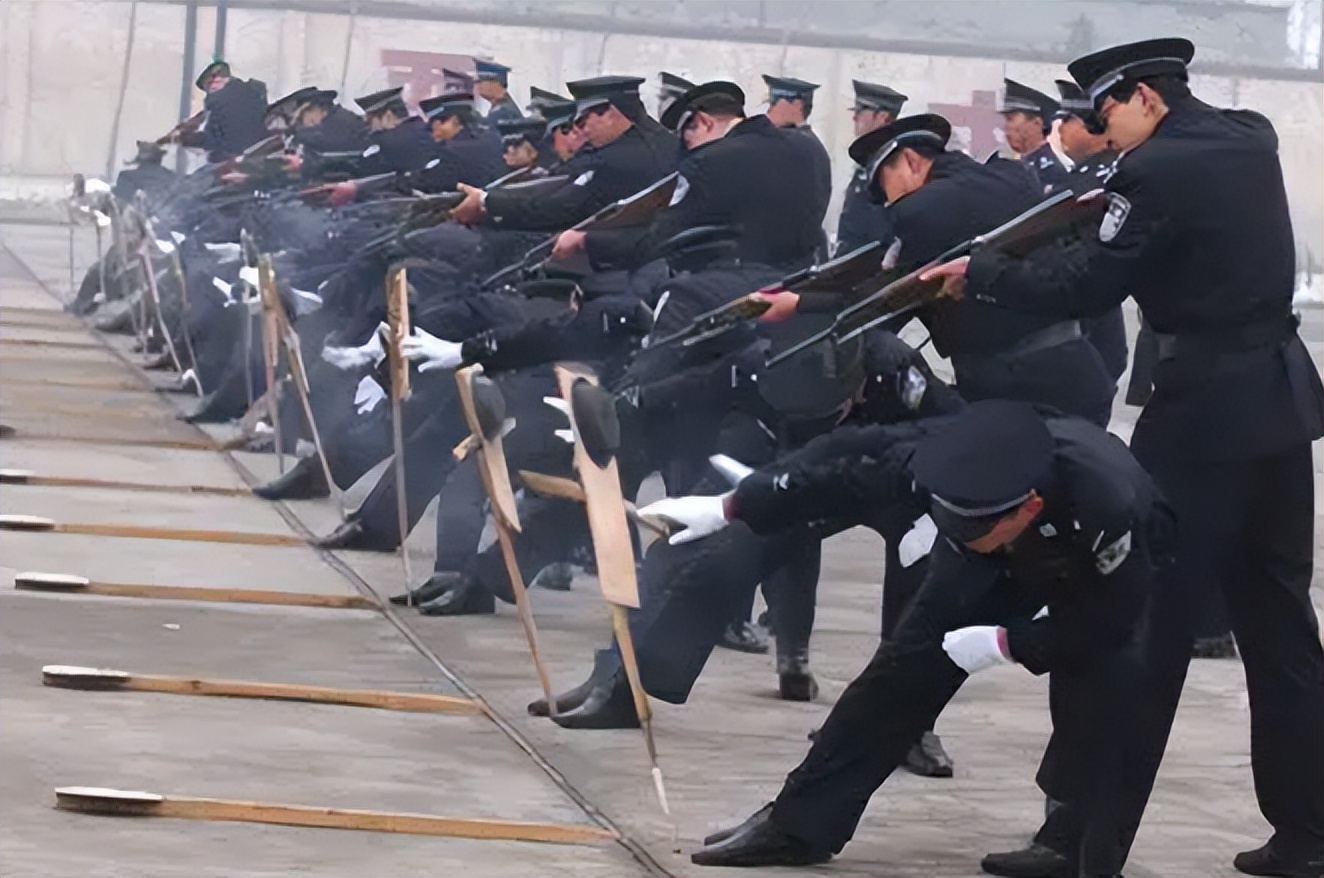 死刑犯枪决的子弹是免费的吗,死刑枪决用什么枪