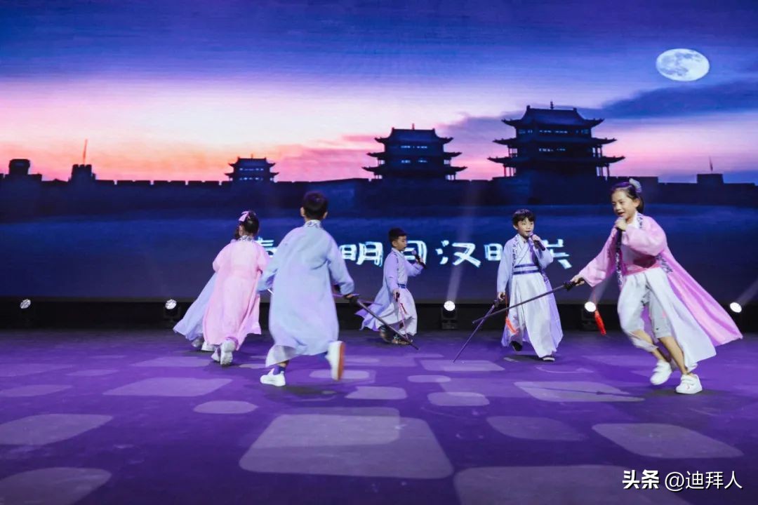 原来老外也喜欢中国古诗词！阿联酋“迅捷杯”诗词吟唱会圆满举行