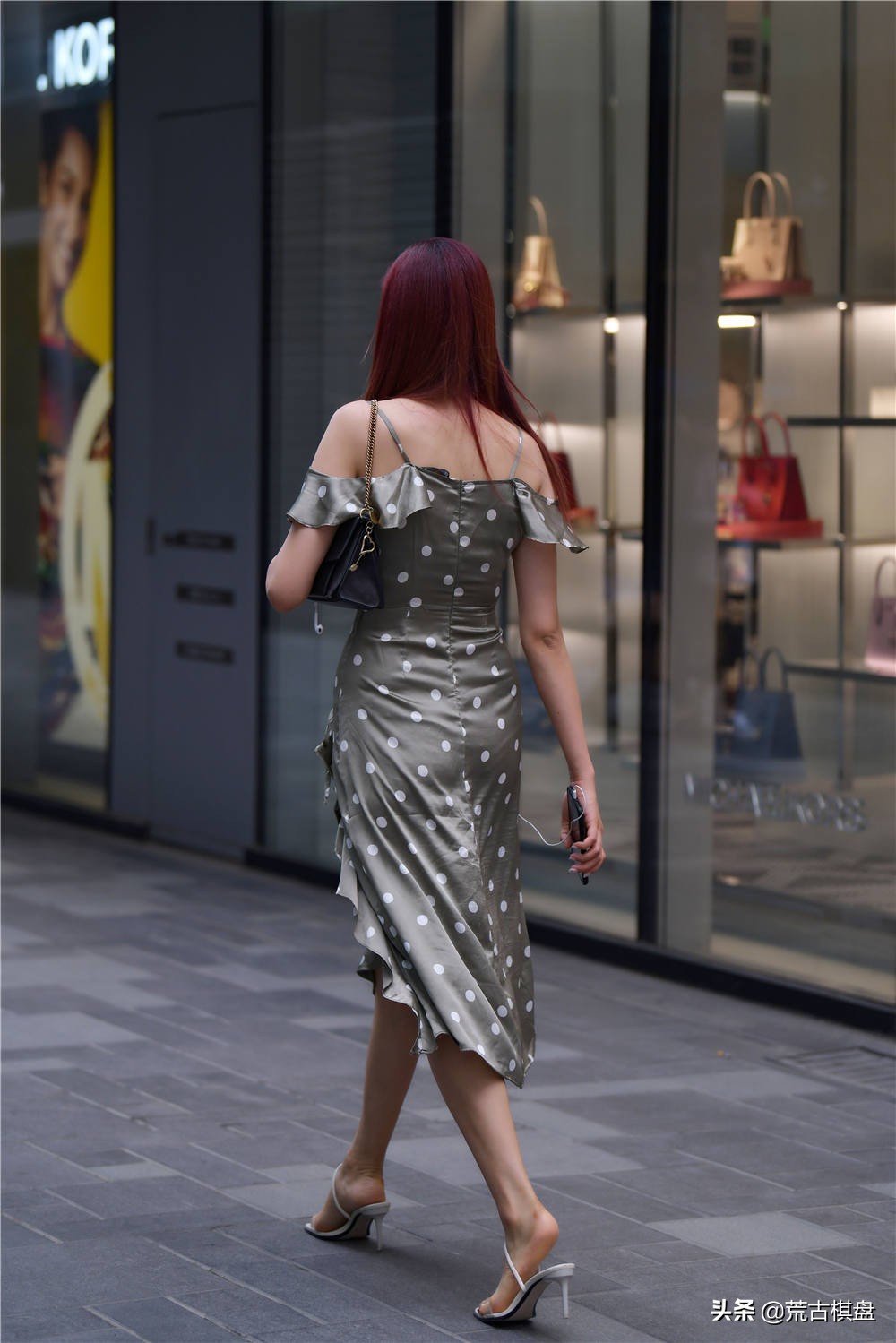 夏天的凉鞋这样搭配好看又高级 (夏天凉鞋的5种搭配美得优雅高级)