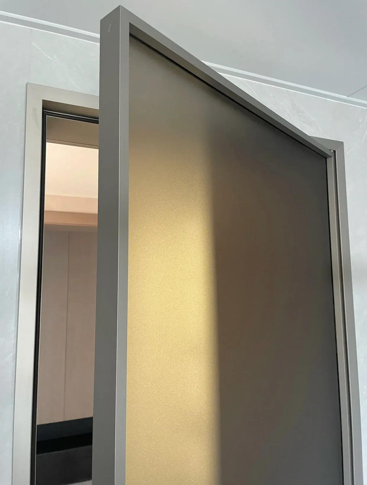 客卫门用实木门还是玻璃门,卫生间门是实木门还是铝合金门好