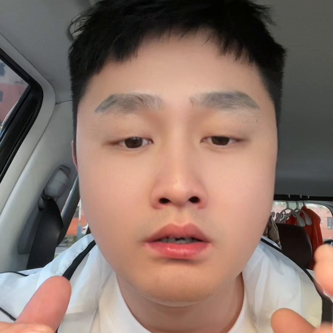 海马体登记照多长时间拍完,海马体登记照哪套衣服好看