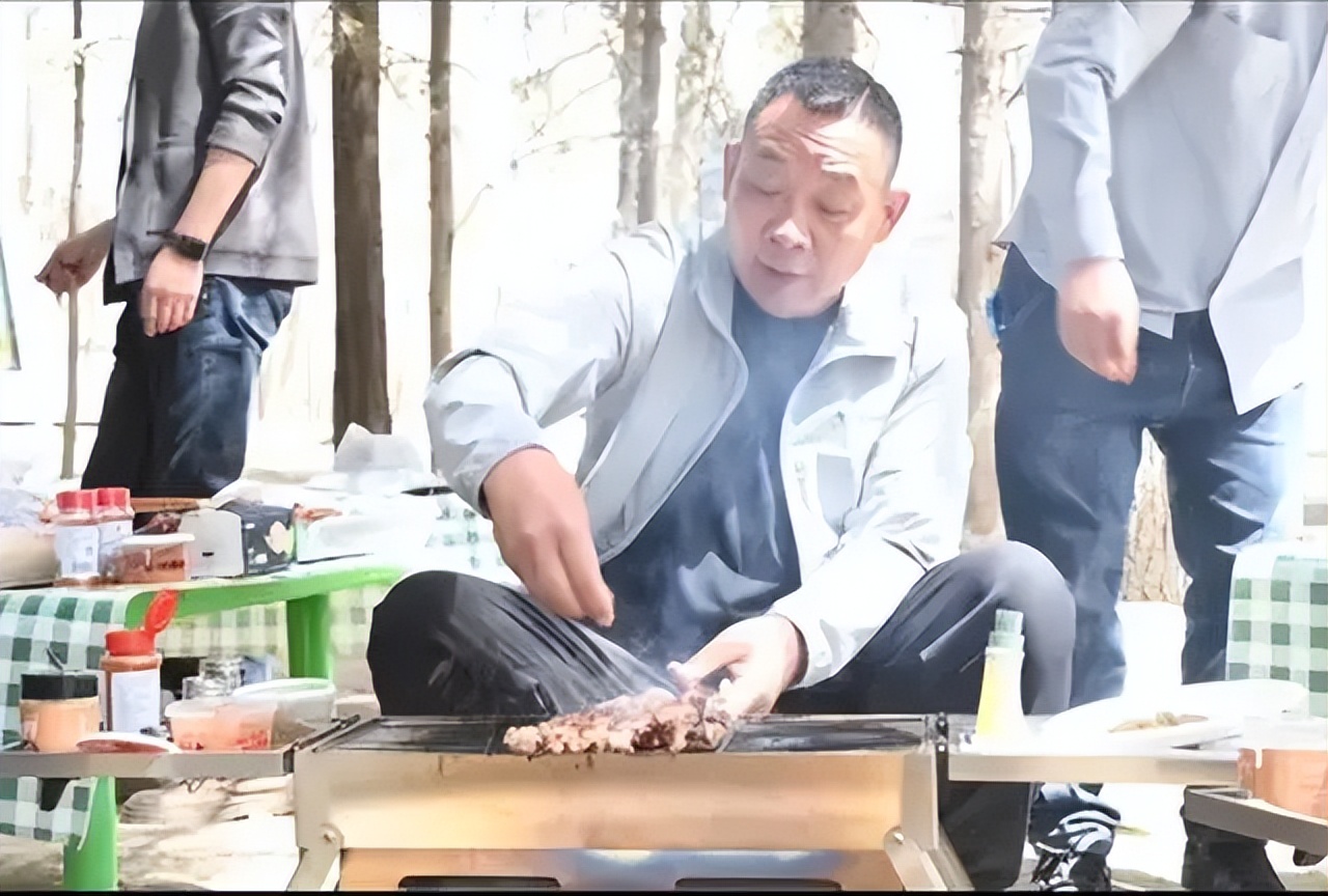 五个女博士魔性广告被指,五个女博士回应广告