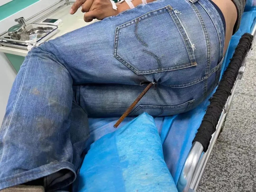 福州一名男子从19楼跳下,福州男子坠落