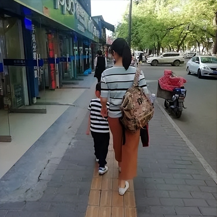 当代啃老年轻人现状,深度还原当代年轻人啃老