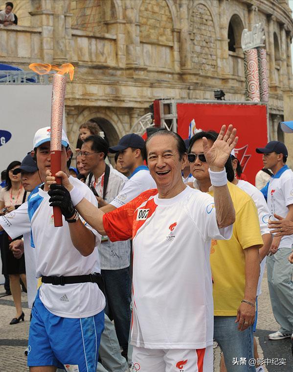 赌王何鸿燊用的是金丝楠木棺材吗,赌王何鸿燊棺材是什么木头做的