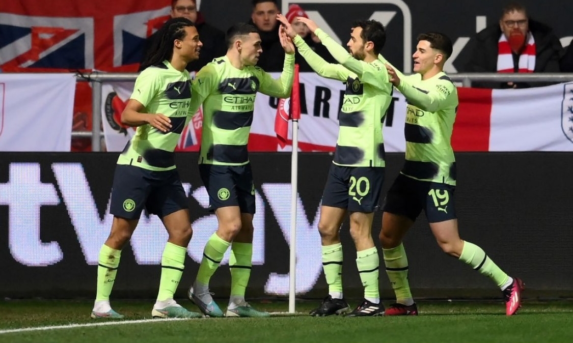 穆里尼奥罗马对曼联,足坛疯狂4小时