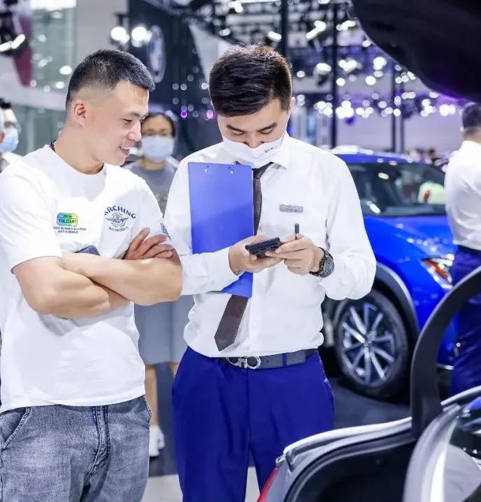 买车怎么看耗油量小的车,买车怎么看耗油高不高