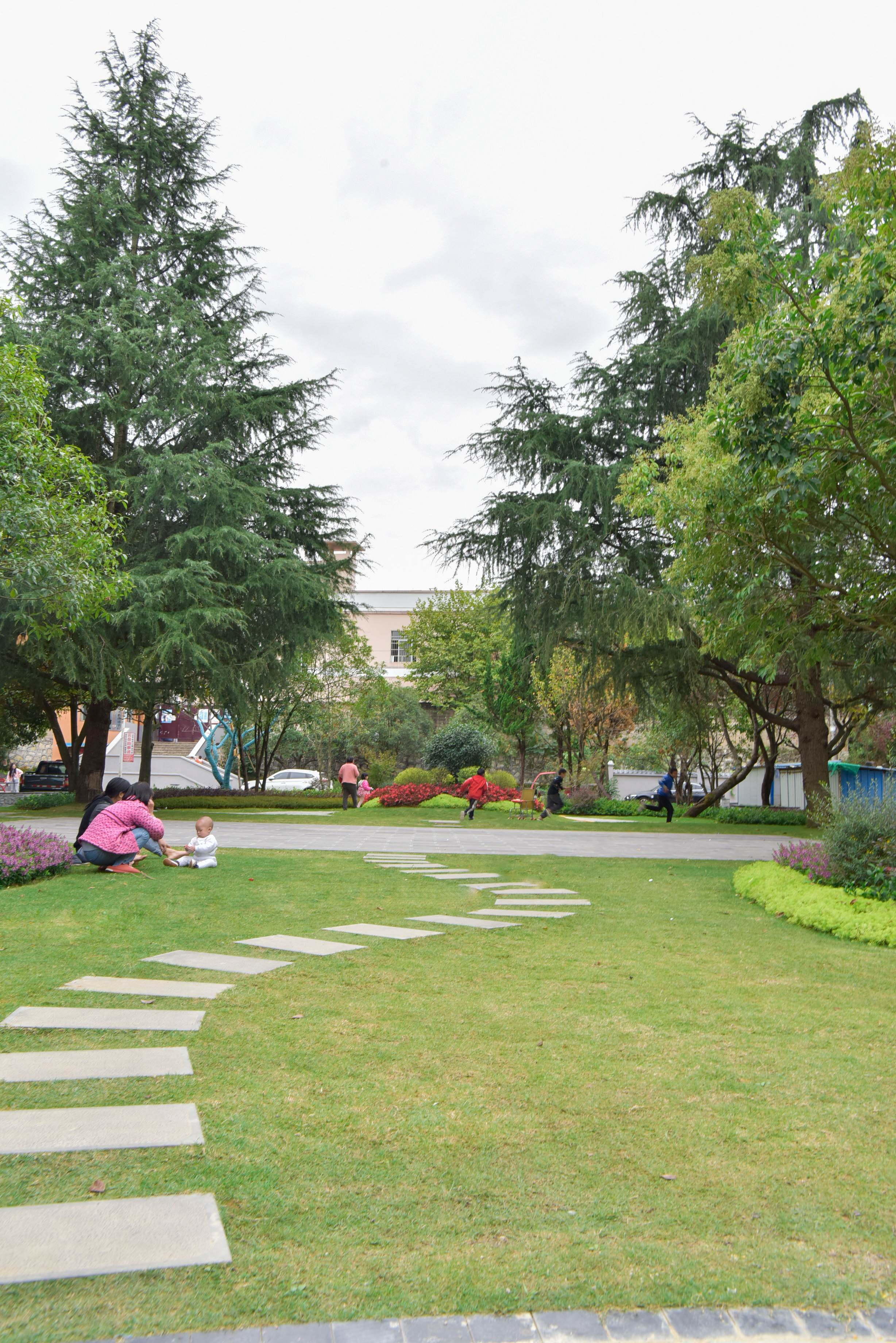 贵阳花溪背街改造效果图,小巷改造小花园