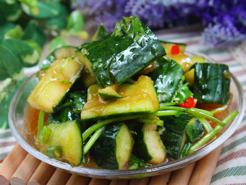 凉拌菜用的明油是什么,如何让凉拌菜的辣椒油飘香