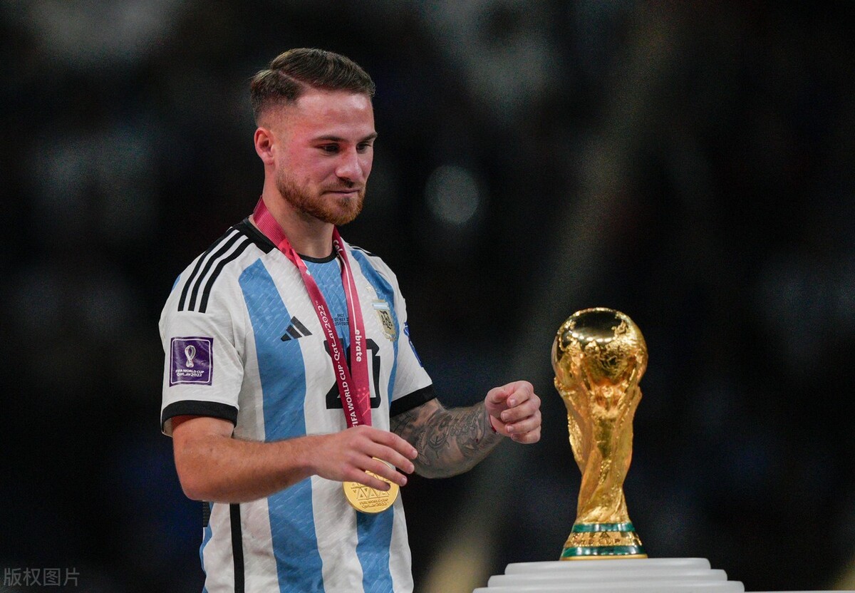 从圣罗莎叛逆者到梅西护卫者，里克尔梅迷弟如何成为红军未来希望