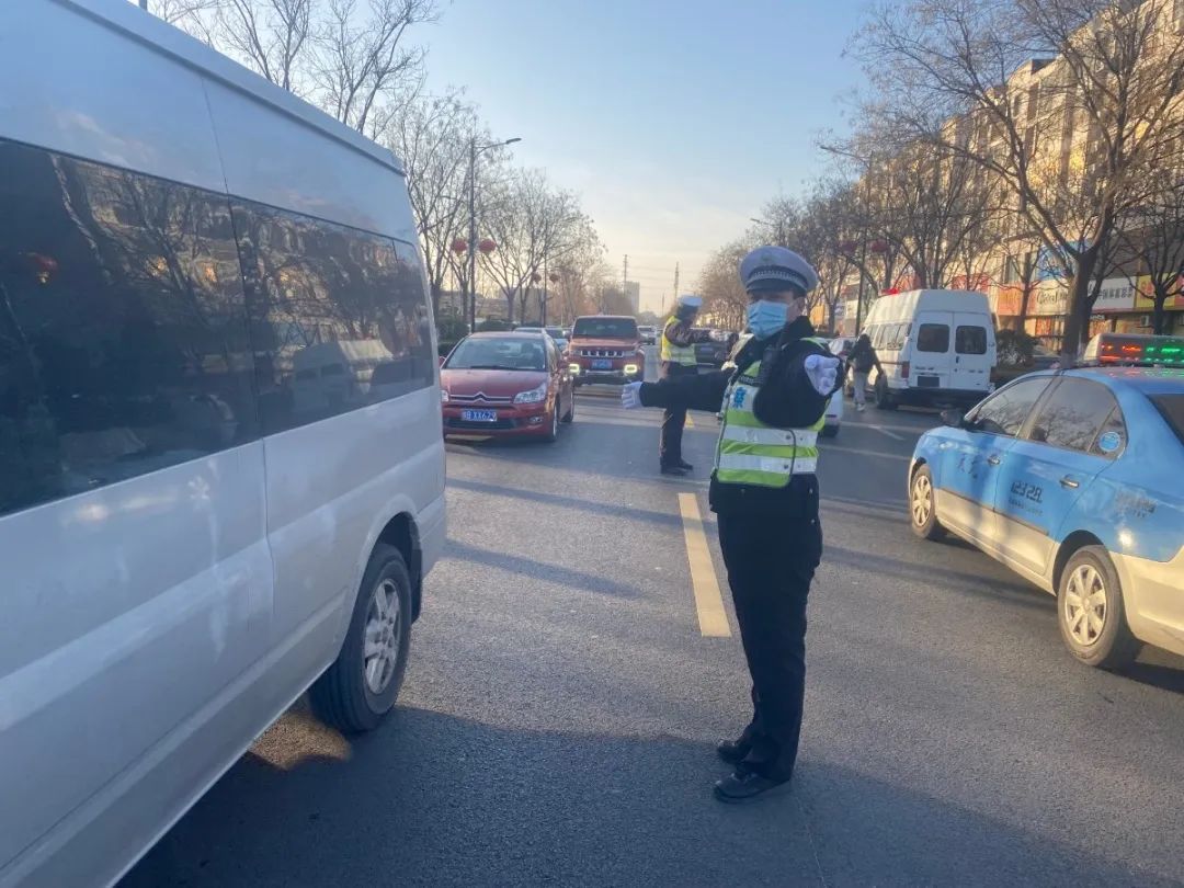 璀﹀療涓轰綘骞冲畨鍥㈠渾淇濋┚鎶よ埅,璀﹀療鍥炲鍧氬畧宀椾綅瀹堟姢涓囧鍥㈠渾