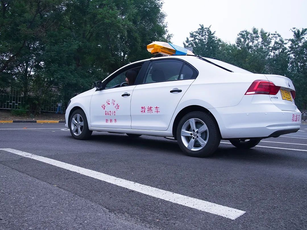 瀛﹁溅鐨勮繃绋嬩腑涔愯叮鏃犵┓,杞绘澗浣撻獙瀛﹁溅椹鹃┒涔愯叮