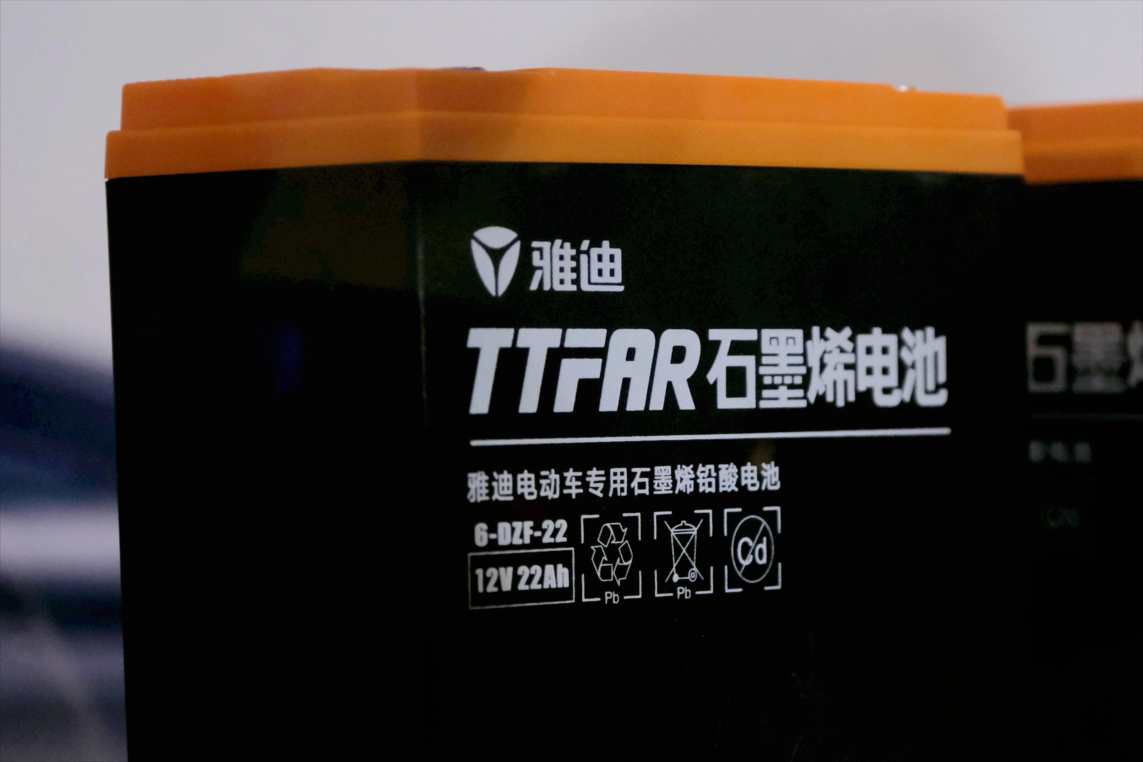 石墨烯电池与铅酸电池哪个寿命长,锂电铅酸石墨烯电瓶哪种寿命长