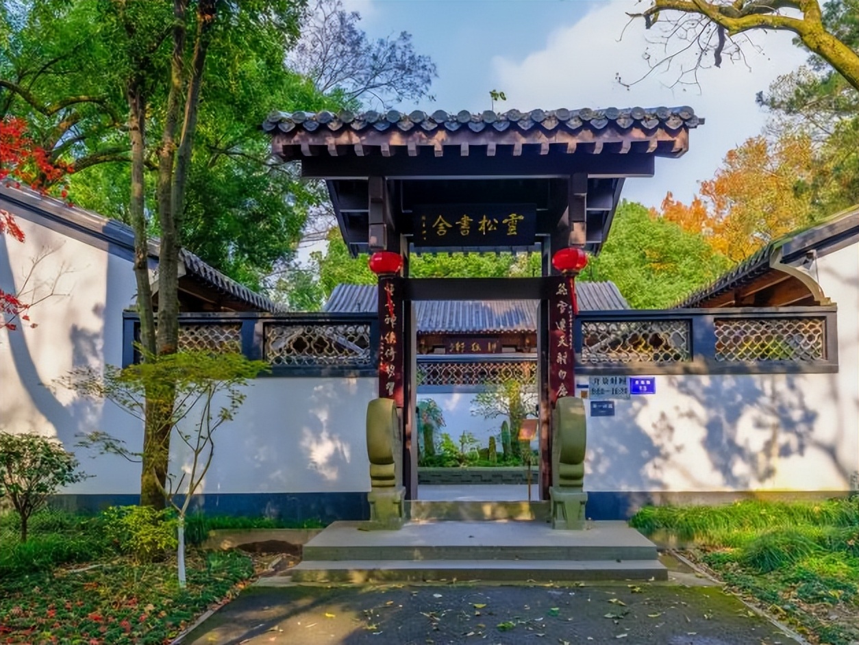 来江南穿汉服照视频,穿汉服在杭州西湖拍的视频