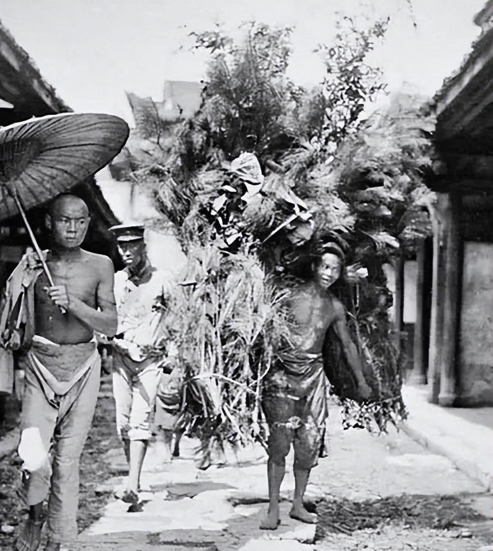 鲁迅玩伴闰土：57岁病逝，留下五子，如今后代现状让人感叹