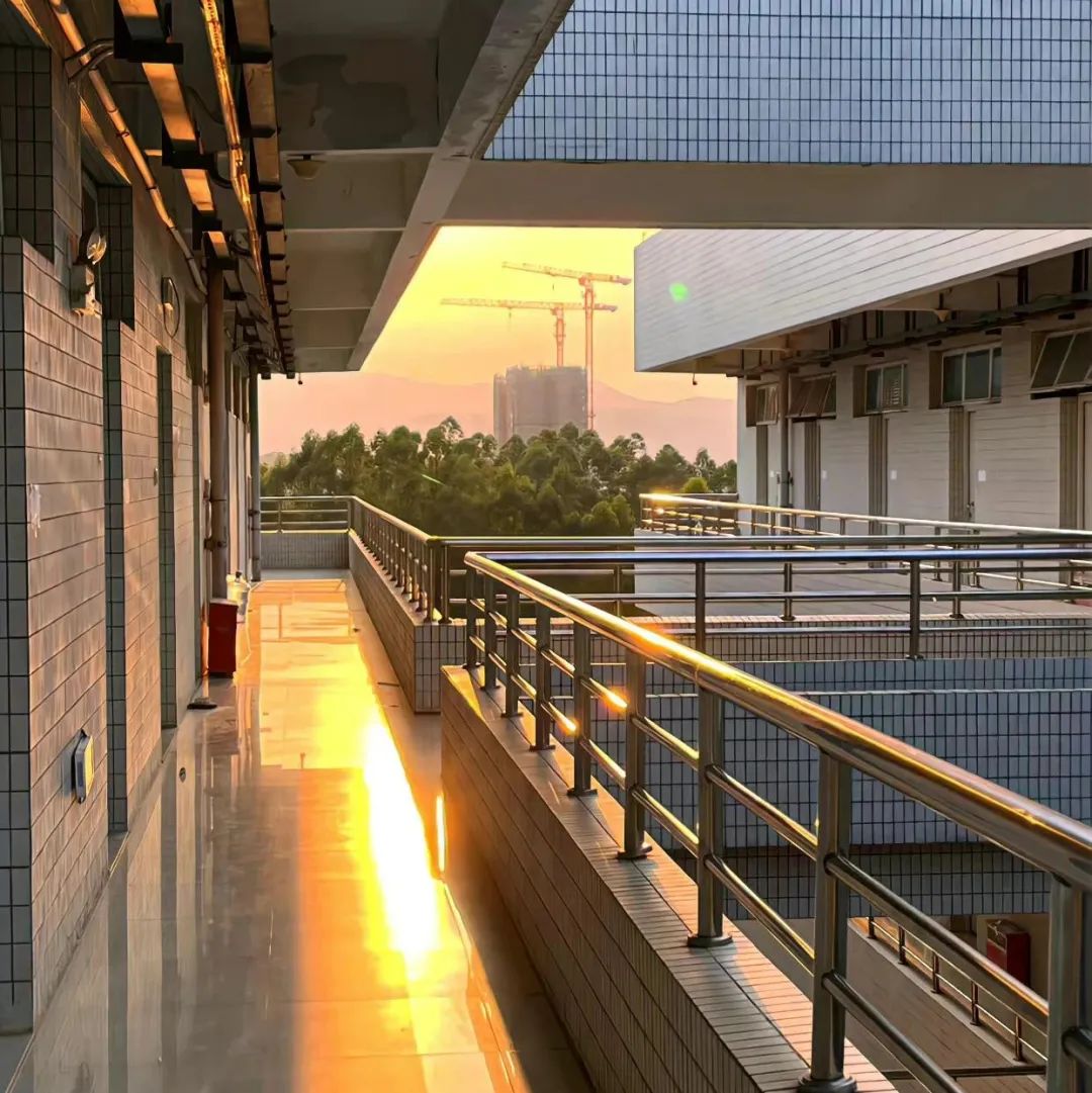 微信朋友圈背景图高级氛围感,朋友圈背景图看置顶