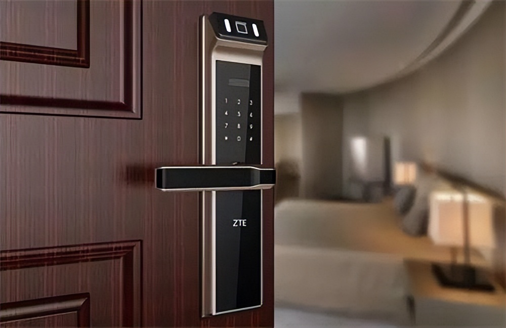 智能锁每次出门有必要上锁吗 (智能锁锁到外面咋办)