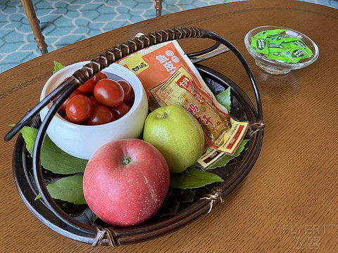 鍒濆涔嬫梾榛勯噾娴峰哺,鍒濆涔嬫梾