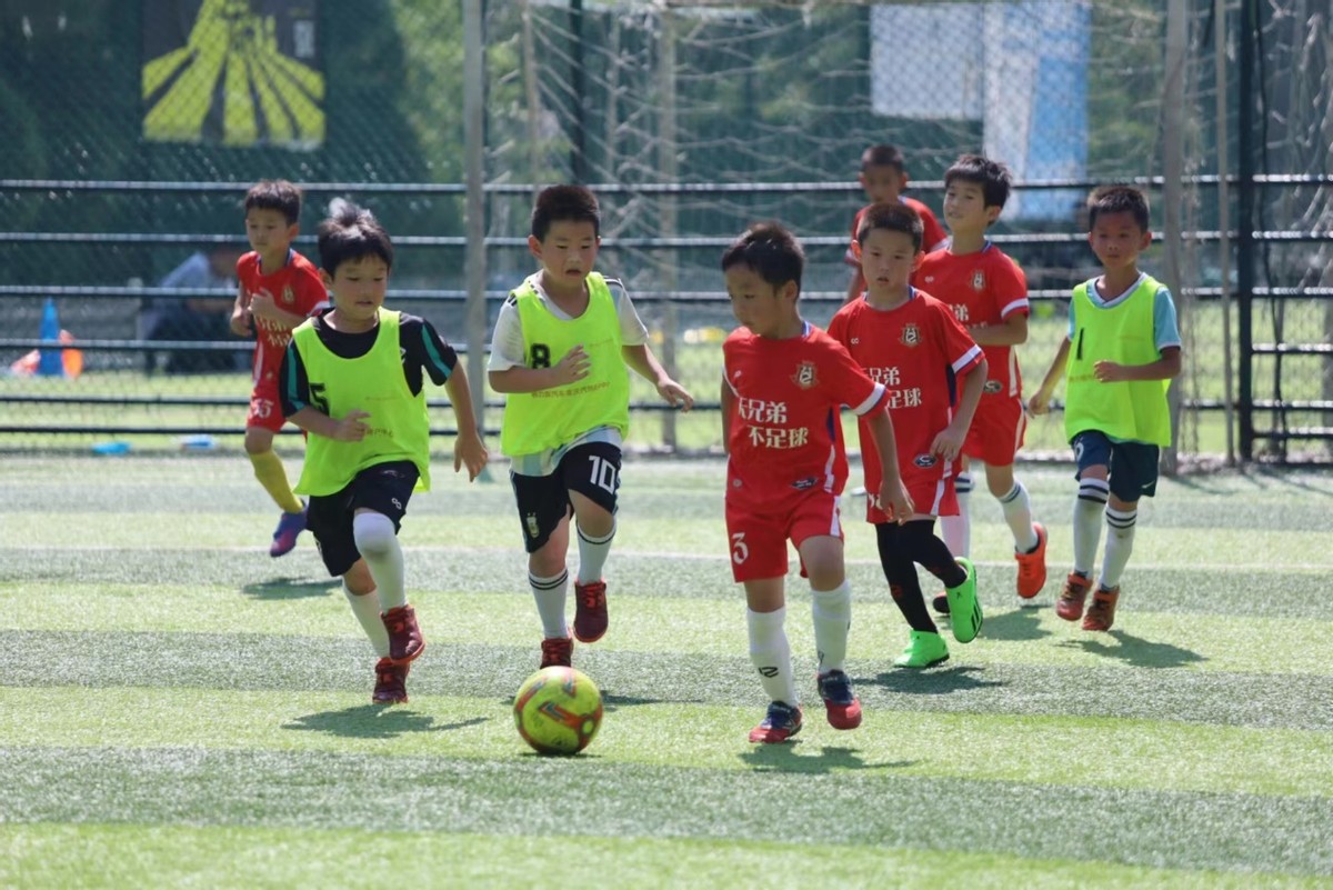 小足球大梦想,小足球大梦想幼儿园