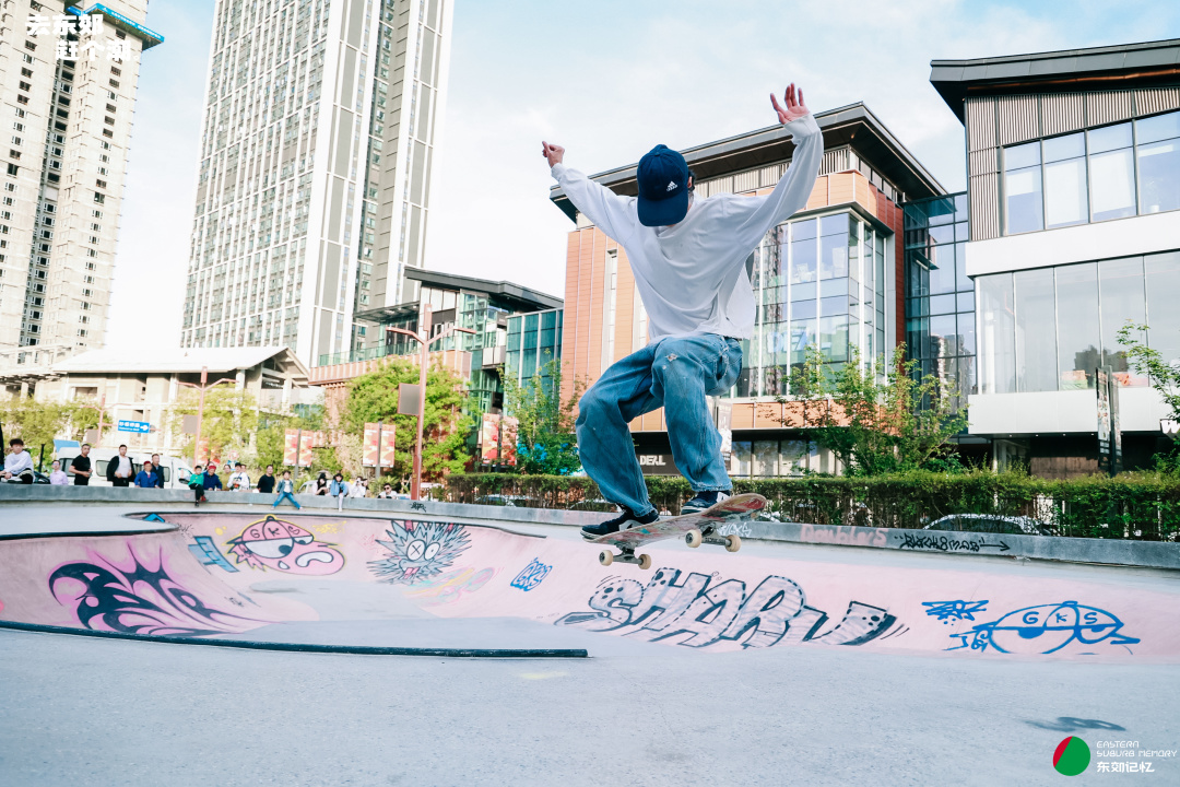 这场万人赶潮盛会,泰酷辣!
