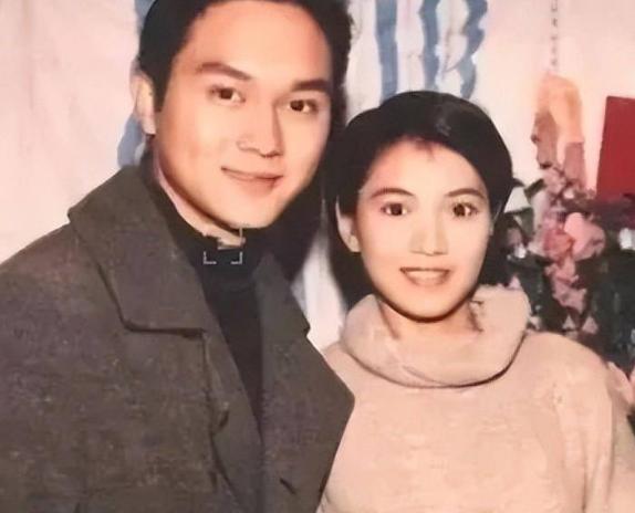 30多年后再看张智霖：如此完美的男人，不温不火或许是最好的选择