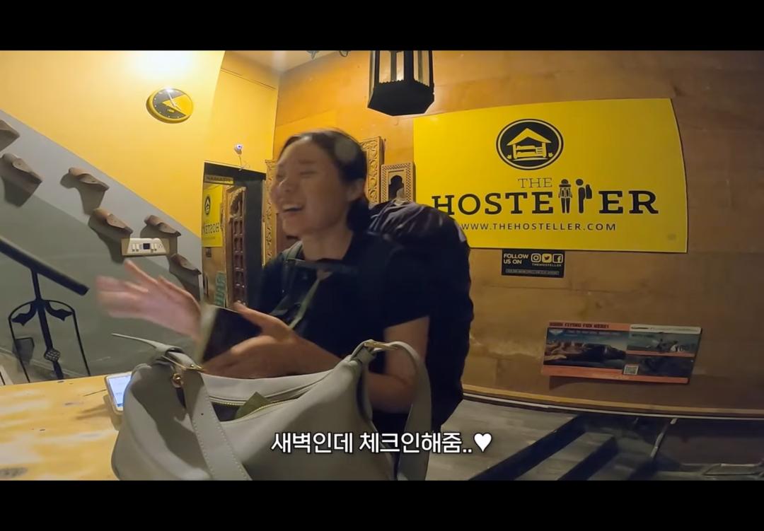 韩国女子单独在印度旅行，被男子跟踪性骚扰，掏生殖器还猥琐微笑