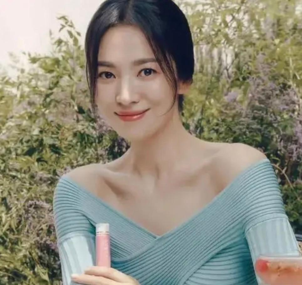 39岁宋慧乔美貌逆龄再进化,38岁的宋慧乔气质依然年轻貌美