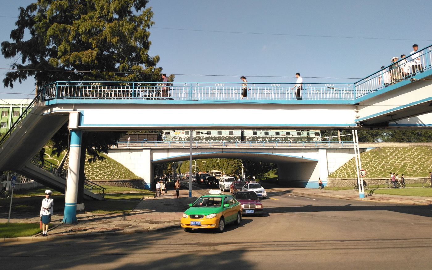 朝鲜观察，在朝鲜出租车司机是“铁饭碗”，朝九晚五比公务员赚钱