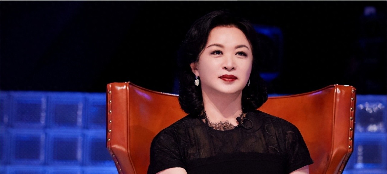 做完变性手术后的金星，在和女人一起洗澡时，会动心吗？