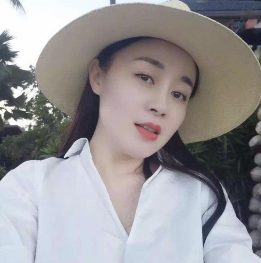 赵本山化妆师关婷娜,关婷娜从化妆师到演员的逆袭路