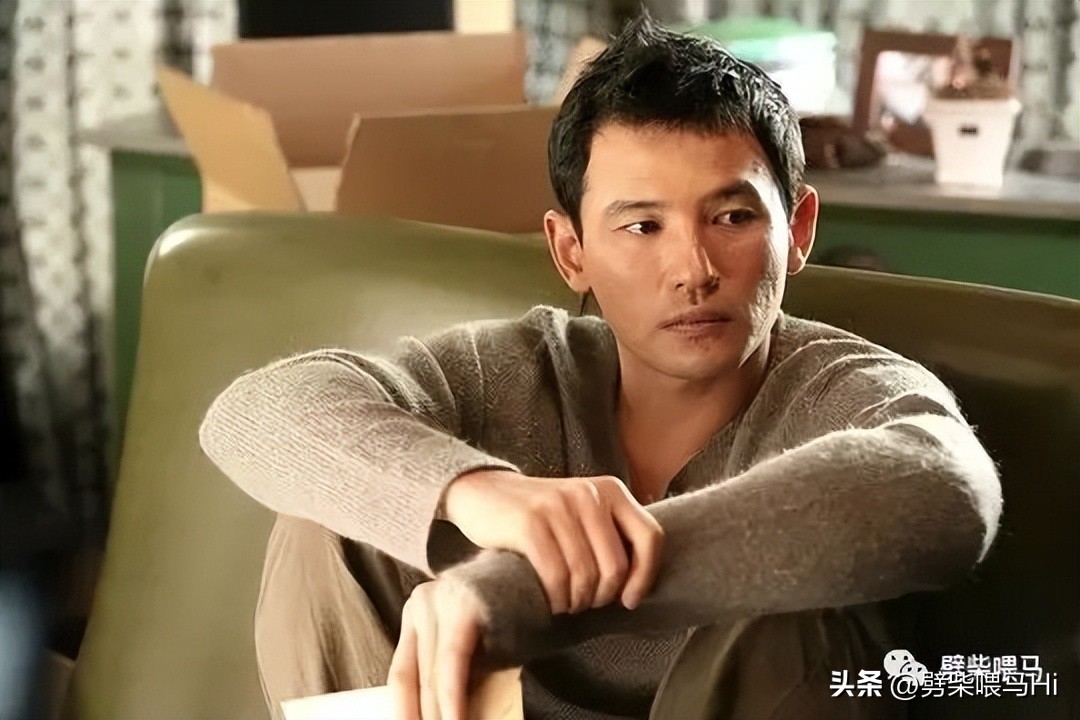 新世界丁青和李子成打天下的时候,新世界丁青李子成冲出来挡住车