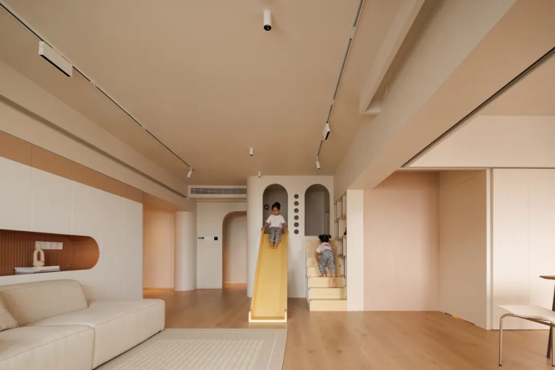 厦门夫妻的143㎡家火了,在客厅建了个游乐园,网友:孩子真幸福