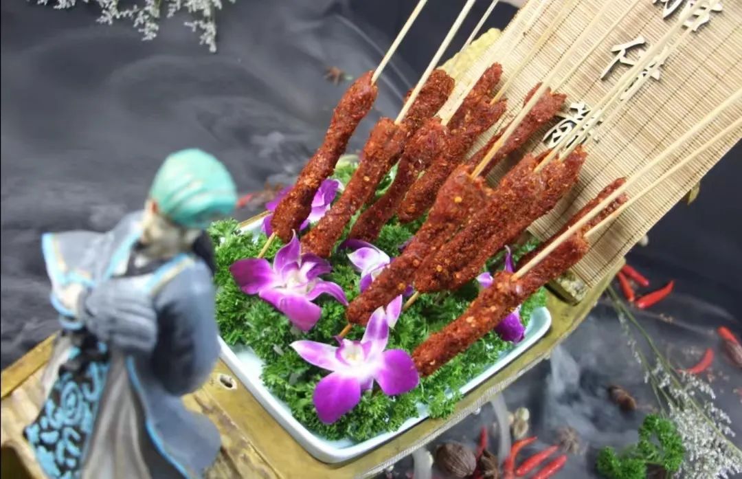 退伍老兵创业14年，竟开出火锅界“黄埔军校”