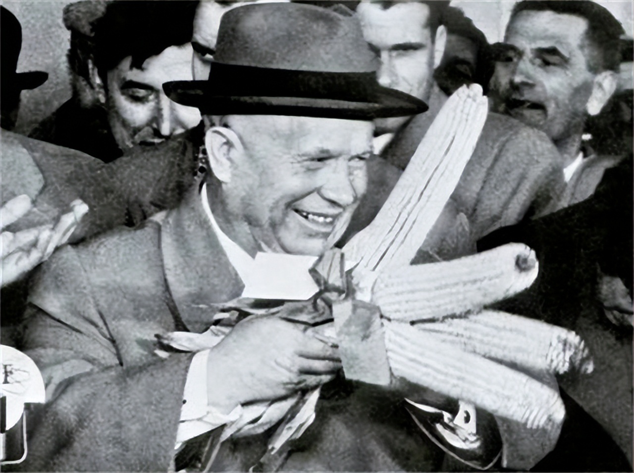 苏联74年，有个问题困扰每一代领导人，却被基辛格看透