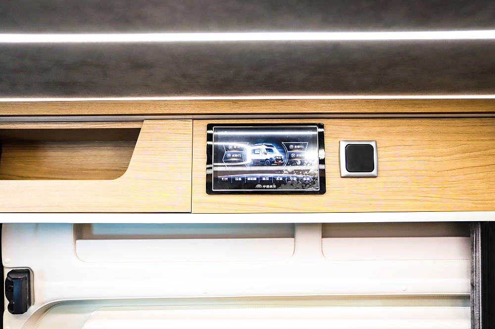 进口四驱b型房车升顶房车,四驱b型房车新设计