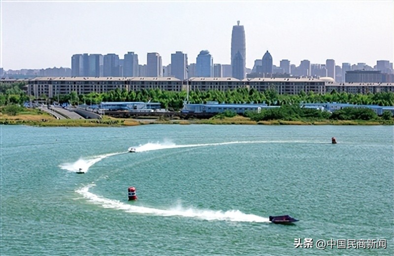 五一出游热潮,五一假期先行一步