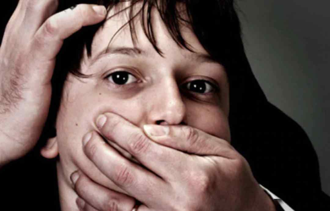 教师实名举报遭猥亵涉事校长获刑,校长猥亵多名残障学生获刑三年半