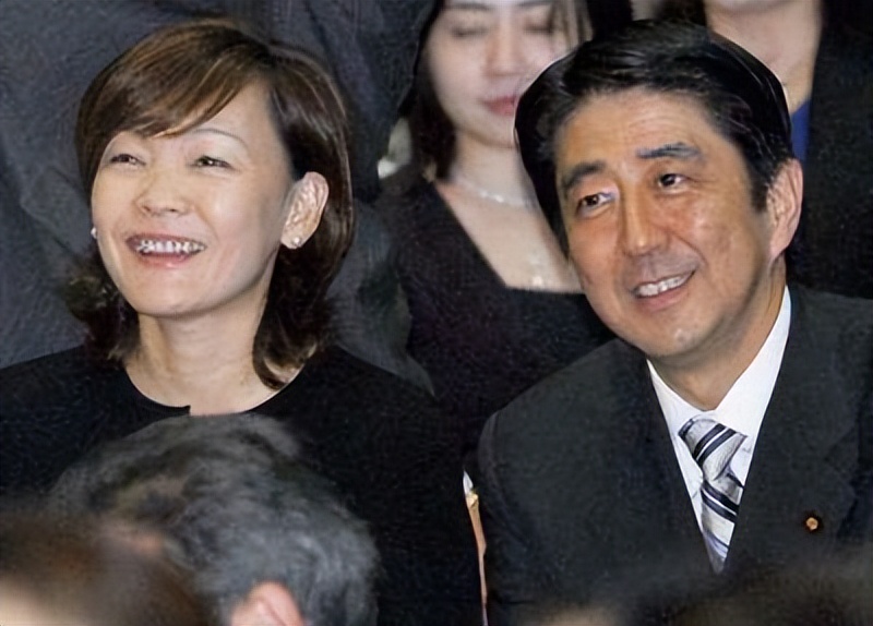 安倍晋三的政策对日本人的影响,如何评价安倍晋三的执政表现