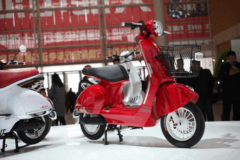 2000左右性价比高颜值的电动车,雅迪电动车最新款推荐