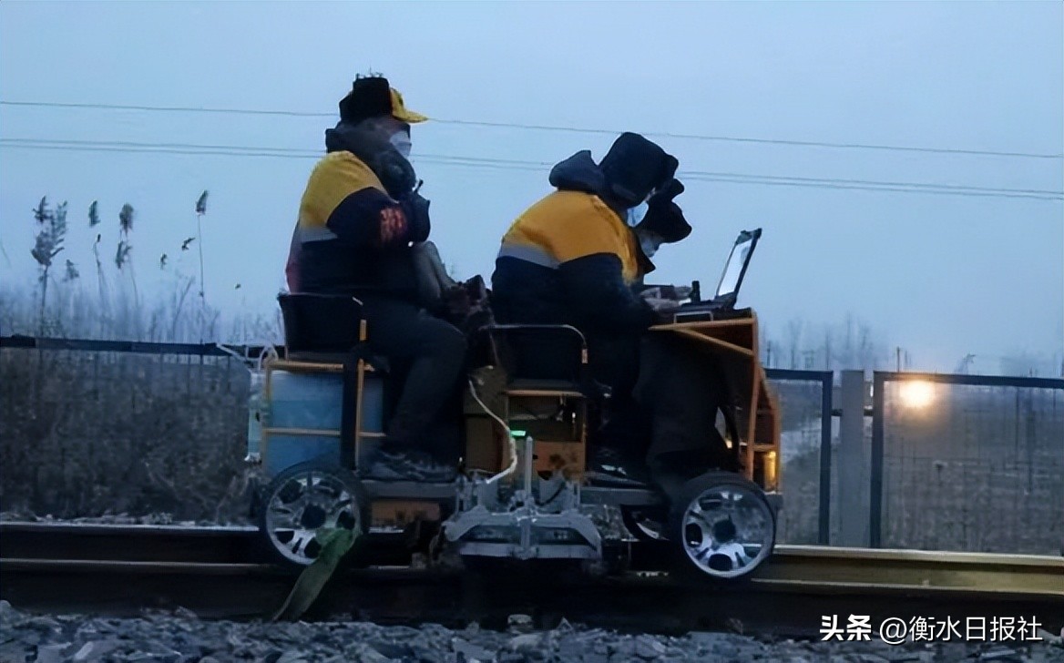 “湖城慢直播”丨冬日里，铁路探伤工的一天