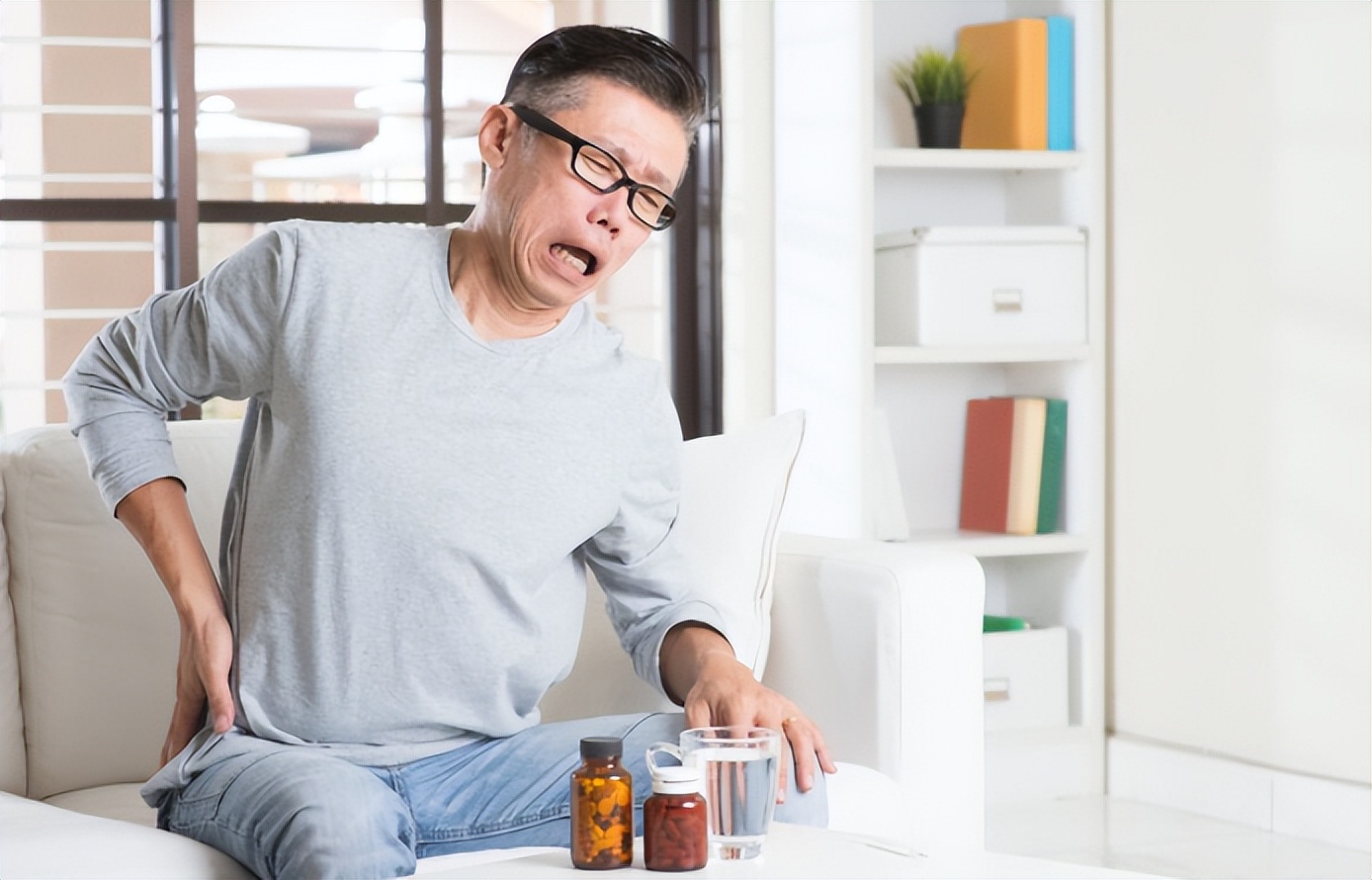 胯骨疼与哪些疾病有关,胯骨疼痛要警惕什么病