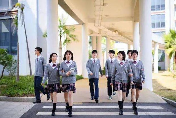 深圳校服对比福建校服,中国校服最出名的几种校服