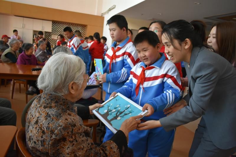 全国各地学生即将迎来暑假！学生怎么度过？家长狂欢：这样放心了