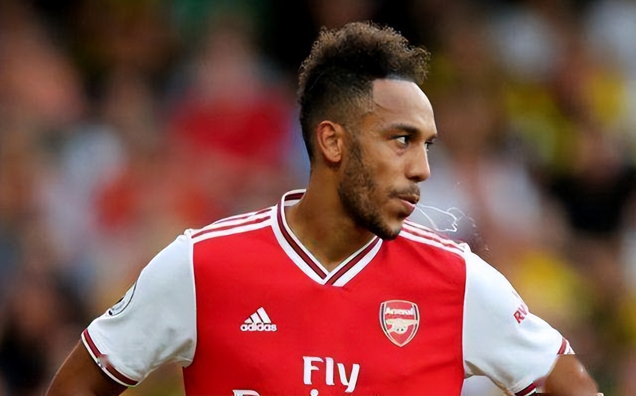 球员随地吐痰,球员为什么在球场上吐痰