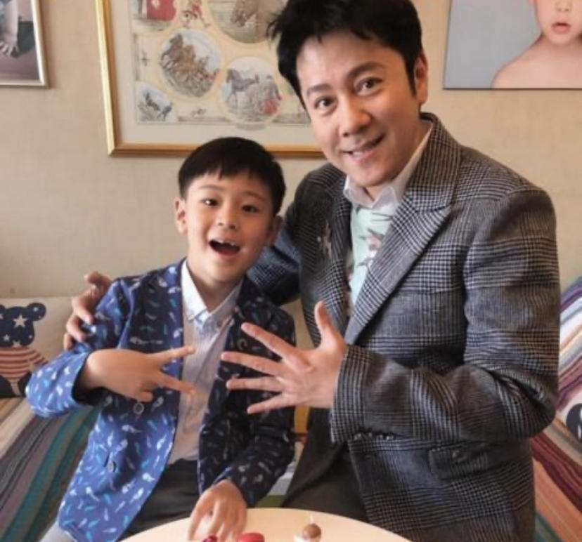 不婚、接廉价商演、走穴…一首歌唱一辈子的老牌歌星，现状各不同