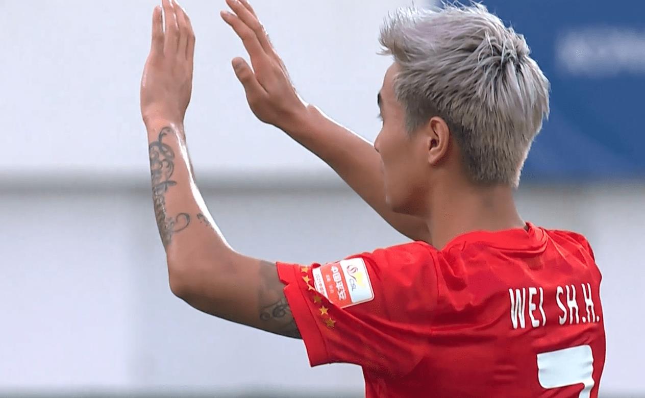 蒋圣龙100米,足球队员蒋圣龙身高