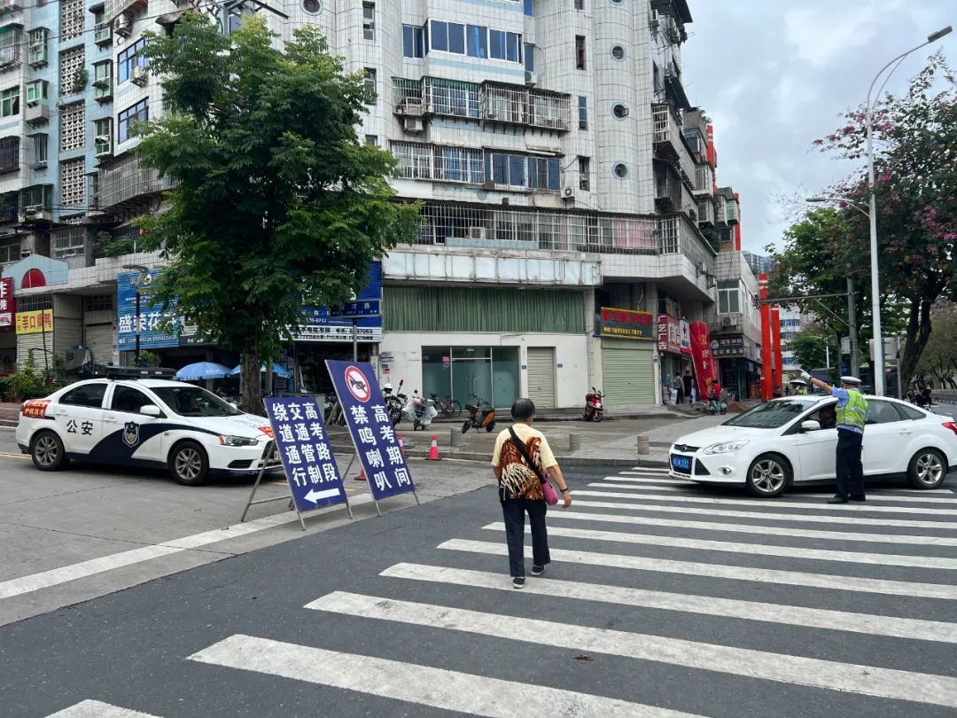 加油吧青年直击高考现场,加油吧少年高考首日现场直击